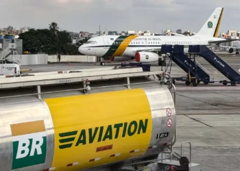 Petrobras reduz em 23,8% intensidade de carbono de combustível sustentável de aviação
