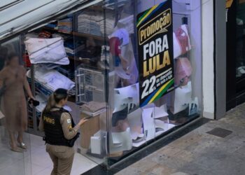 Promoção “Fora Lula” com 22% de desconto leva lojistas à delegacia e divide opiniões no Vale do Aço
